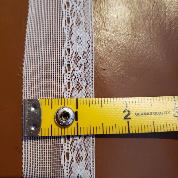 Vintage Bobbin Net Lace Trim. 1 1/2" x 10 yards - Ivory Floral - Picture 8 of 8